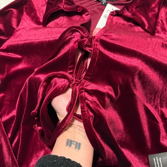 EXPRESS VELVET TOP - Picture 5 of 5